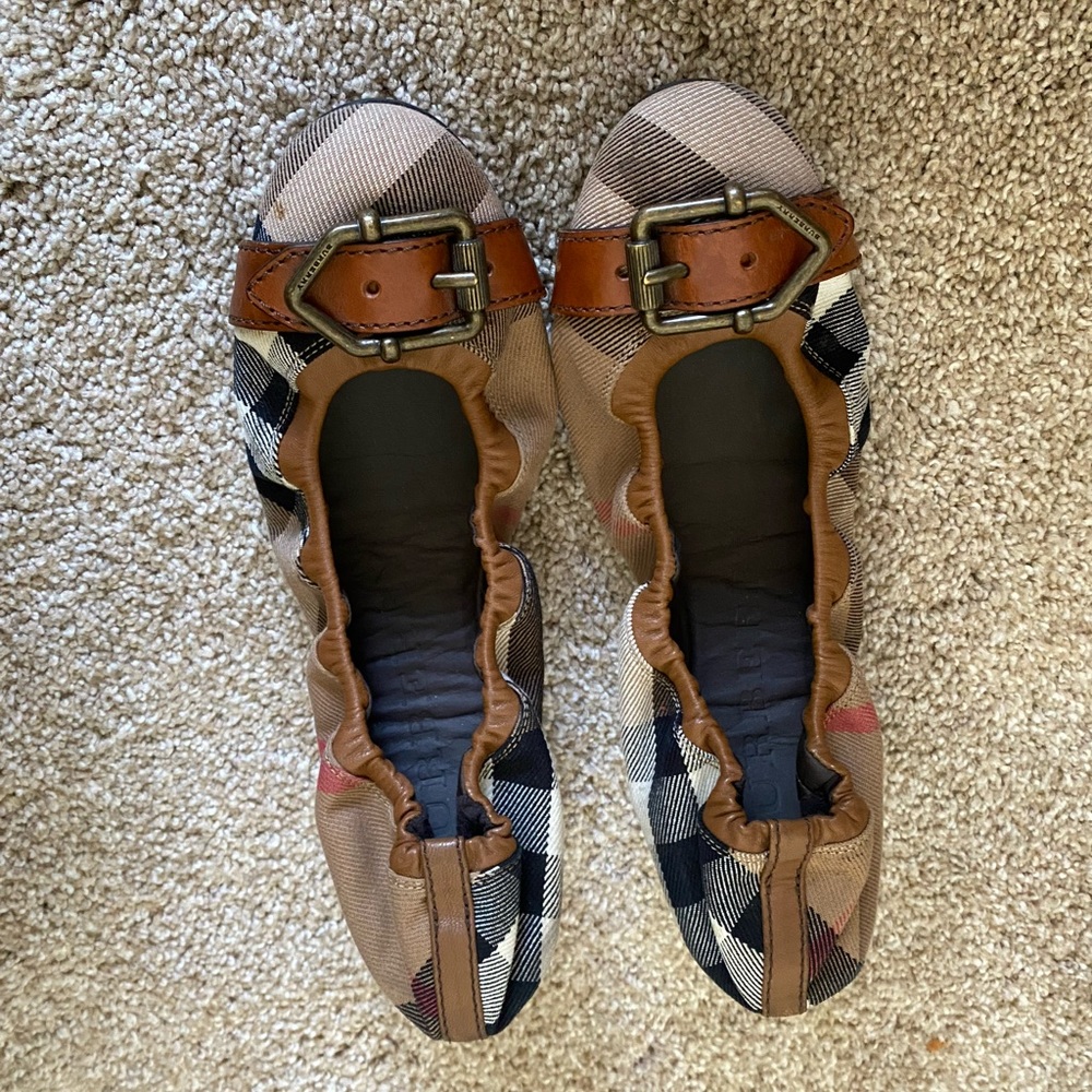 Burberry flats